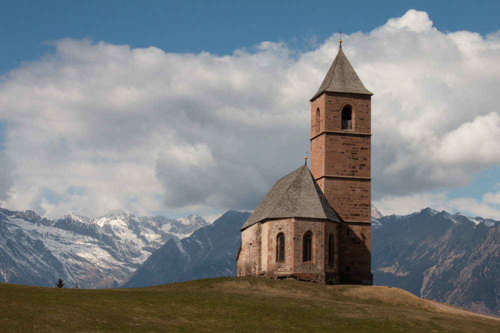 St. Kathrein Kirche Hafling Südtirol_Maddie unterwegs